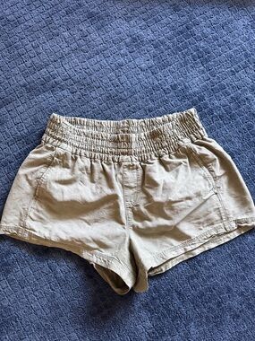 Casual Elastic-Waist Women’s Shorts